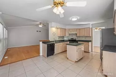 508 Ridgewood Dr, Cary, IL 60013 photo 10