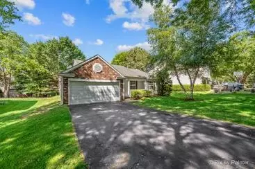 508 Ridgewood Dr, Cary, IL 60013 photo 2