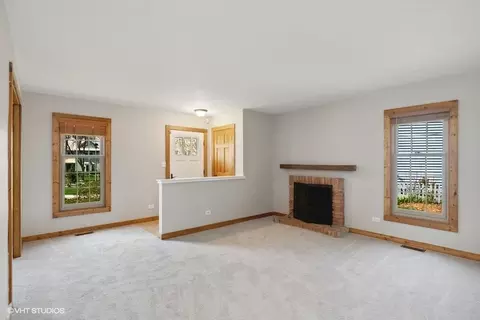 263 Pilgrims Path, Gurnee, IL 60031 photo 4