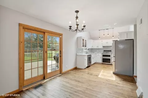 263 Pilgrims Path, Gurnee, IL 60031 photo 6