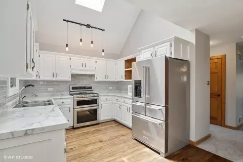 263 Pilgrims Path, Gurnee, IL 60031 photo 7