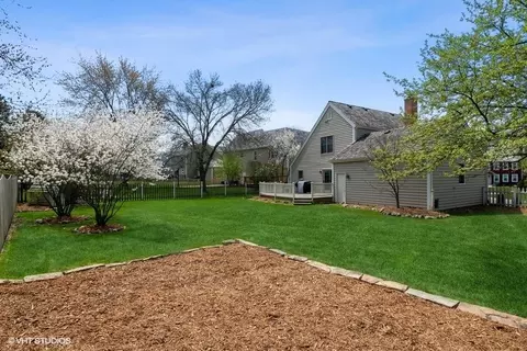 263 Pilgrims Path, Gurnee, IL 60031 photo 23