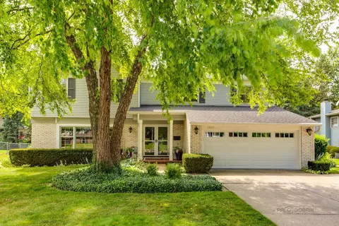 1017 S 4th Ave, Libertyville, IL 60048