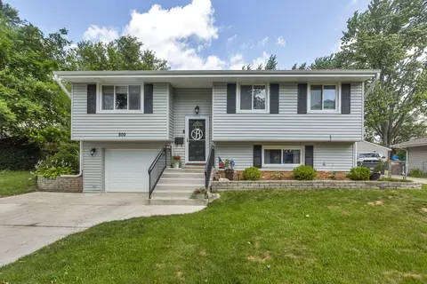500 Dartmouth Ln, Schaumburg, IL 60193