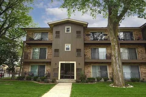 3705 W 119th St #102, Alsip, IL 60803