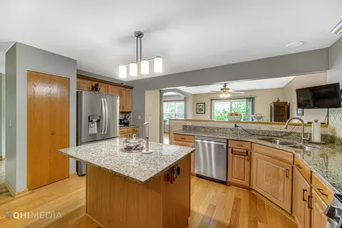 24219 Apple Tree Ln, Plainfield, IL 60585 photo 9