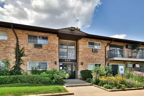842 E Old Willow Rd #205, Prospect Heights, IL 60070