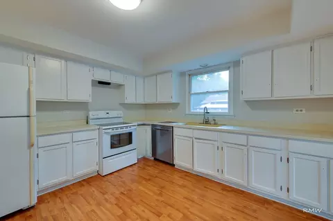 173 Williamsburg Dr, Bartlett, IL 60103 photo 6