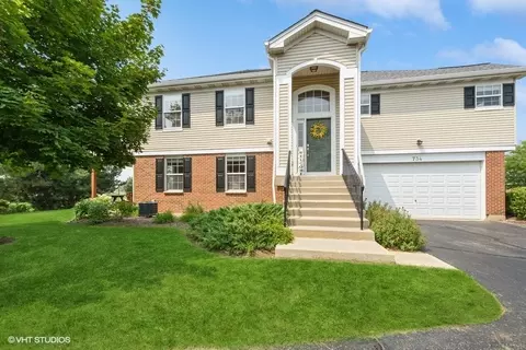 734 Legend Ln #734, Mchenry, IL 60050