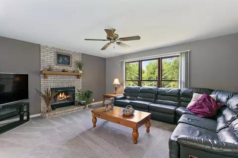1010 Wakefield Dr, Elgin, IL 60120 photo 11