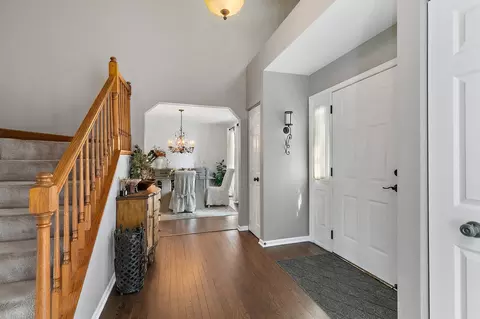 1010 Wakefield Dr, Elgin, IL 60120 photo 2