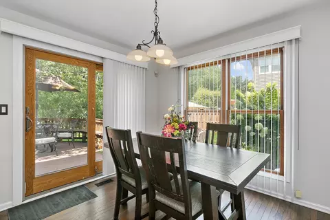 1010 Wakefield Dr, Elgin, IL 60120 photo 8