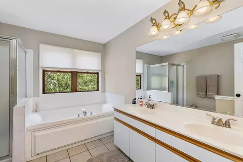 1010 Wakefield Dr, Elgin, IL 60120 photo 15