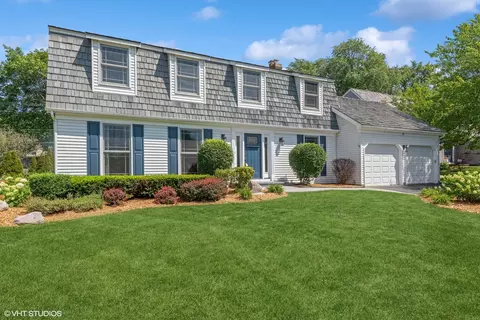 181 Whitney Dr, Barrington, IL 60010