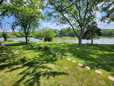 1241 Country Club Rd, Elgin, IL 60123