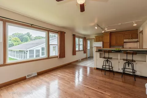 4270 Birch Dr, Gurnee, IL 60031 photo 5