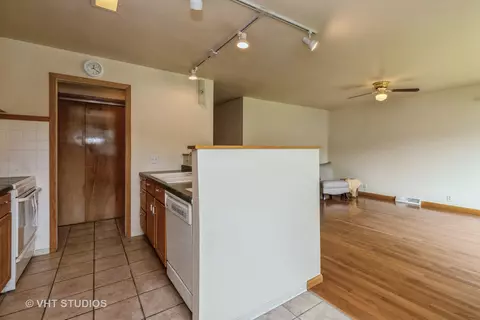 4270 Birch Dr, Gurnee, IL 60031 photo 8