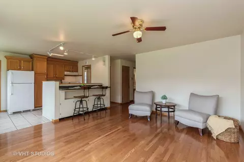 4270 Birch Dr, Gurnee, IL 60031 photo 6