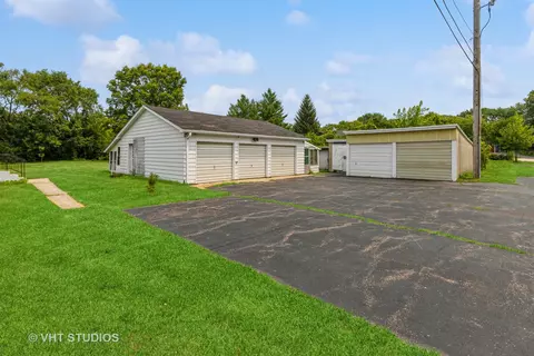 4270 Birch Dr, Gurnee, IL 60031 photo 17