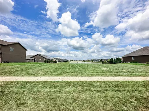 1702 Eagle Rd, Champaign, IL 61822