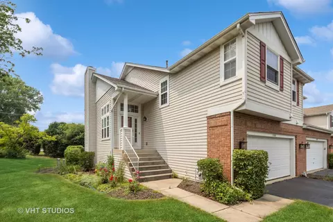 6530 Waverly Ct, Willowbrook, IL 60527