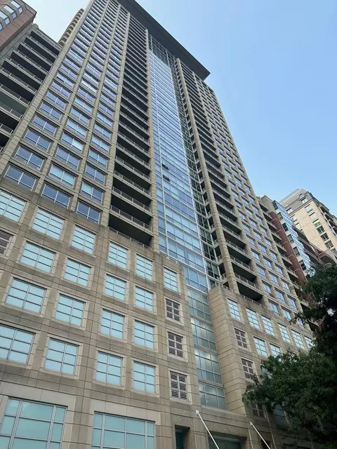 250 E Pearson St #2503, Chicago, IL 60611