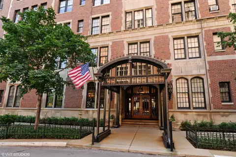 1120 N Lake Shore Dr #9B, Chicago, IL 60611