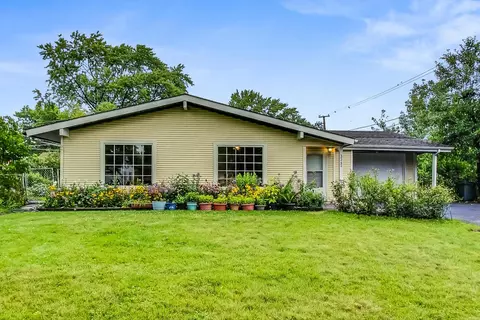 3342 Fairlawn Dr, Glenview, IL 60025