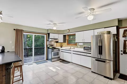 1010 W Dale Ave, Mchenry, IL 60051 photo 5