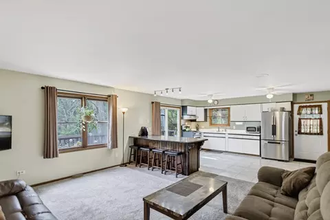 1010 W Dale Ave, Mchenry, IL 60051 photo 3