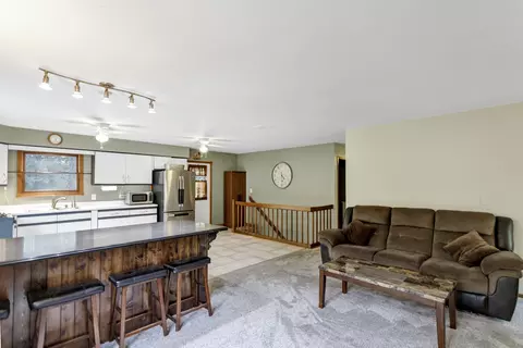 1010 W Dale Ave, Mchenry, IL 60051 photo 4