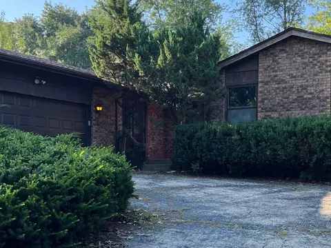 915 59th Pl, Downers Grove, IL 60516