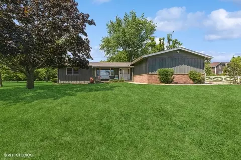 9601 Richardson Rd, Spring Grove, IL 60081