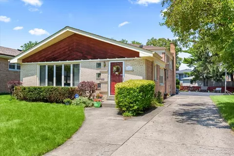 5104 Wolfe Dr, Oak Lawn, IL 60453