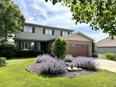 7307 W Lakeside Dr, Frankfort, IL 60423