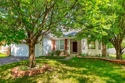24010 W Marathon Ln, Plainfield, IL 60585 photo 2