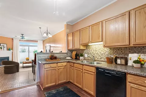 24187 Pear Tree Cir, Plainfield, IL 60585 photo 4