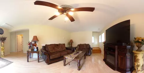 58 Maple St, Elgin, IL 60123 photo 16