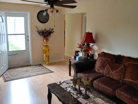 58 Maple St, Elgin, IL 60123 photo 15