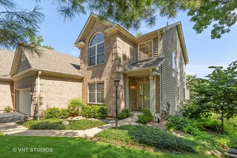 1406 White Oak Ln, Woodstock, IL 60098