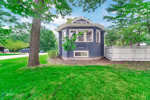 6060 Pershing Ave, Downers Grove, IL 60516