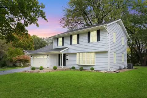 1266 Fellows St, Saint Charles, IL 60174