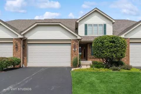 13865 Steeples Rd, Lemont, IL 60439