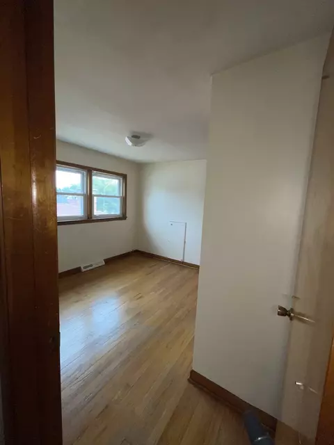 2140 E 93rd St, Chicago, IL 60617 photo 3