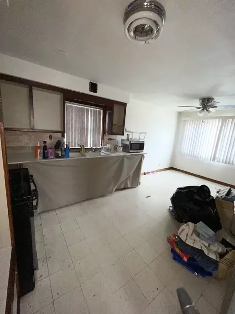 2140 E 93rd St, Chicago, IL 60617 photo 2