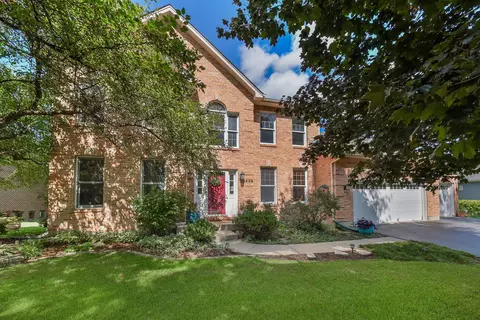 439 Lewis Rd, Geneva, IL 60134