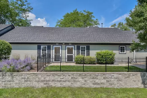 200 W South St #2B, Elburn, IL 60119
