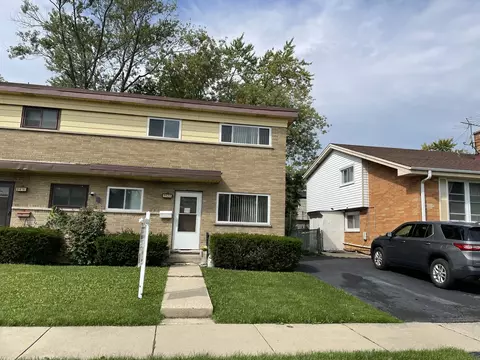 9424 N Parkside Dr, Des Plaines, IL 60016