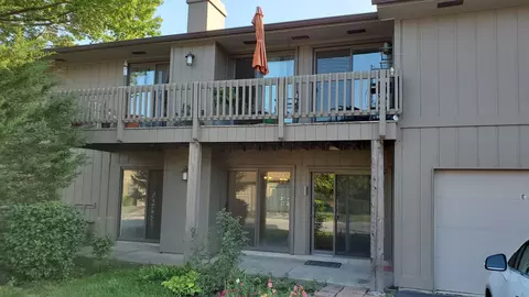 29 W384 Emerald Green Dr #31-A, Warrenville, IL 60555