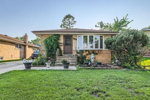 4148 Goss Ave, Schiller Park, IL 60176